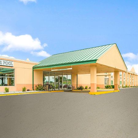 Travelodge By Wyndham Lincoln Airport I-80 Екстер'єр фото