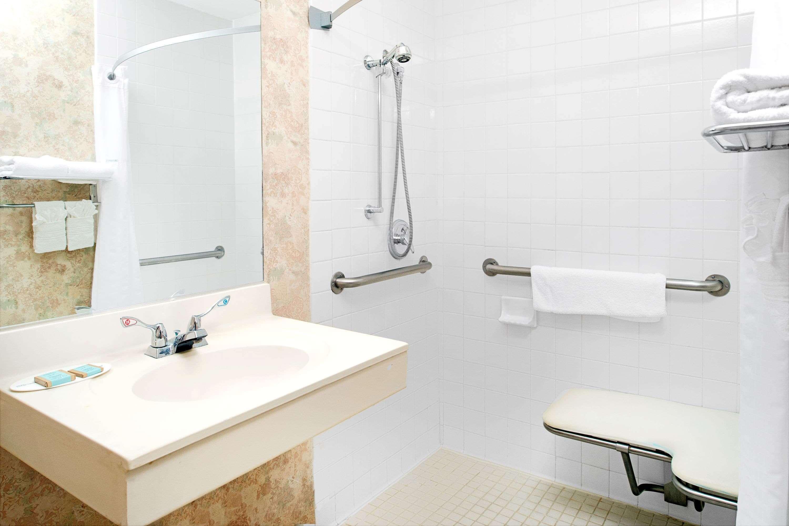 Travelodge By Wyndham Lincoln Airport I-80 Екстер'єр фото