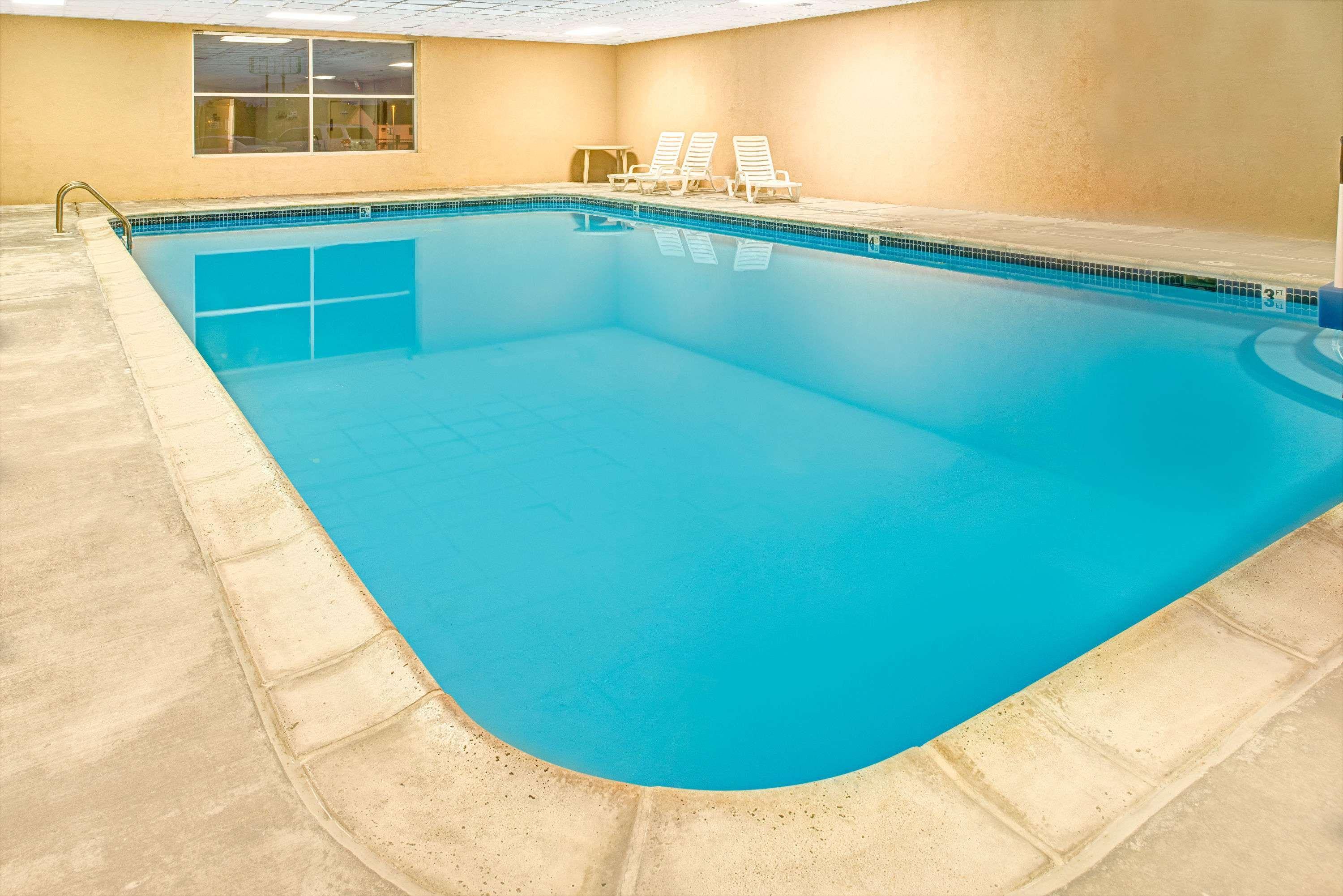 Travelodge By Wyndham Lincoln Airport I-80 Екстер'єр фото