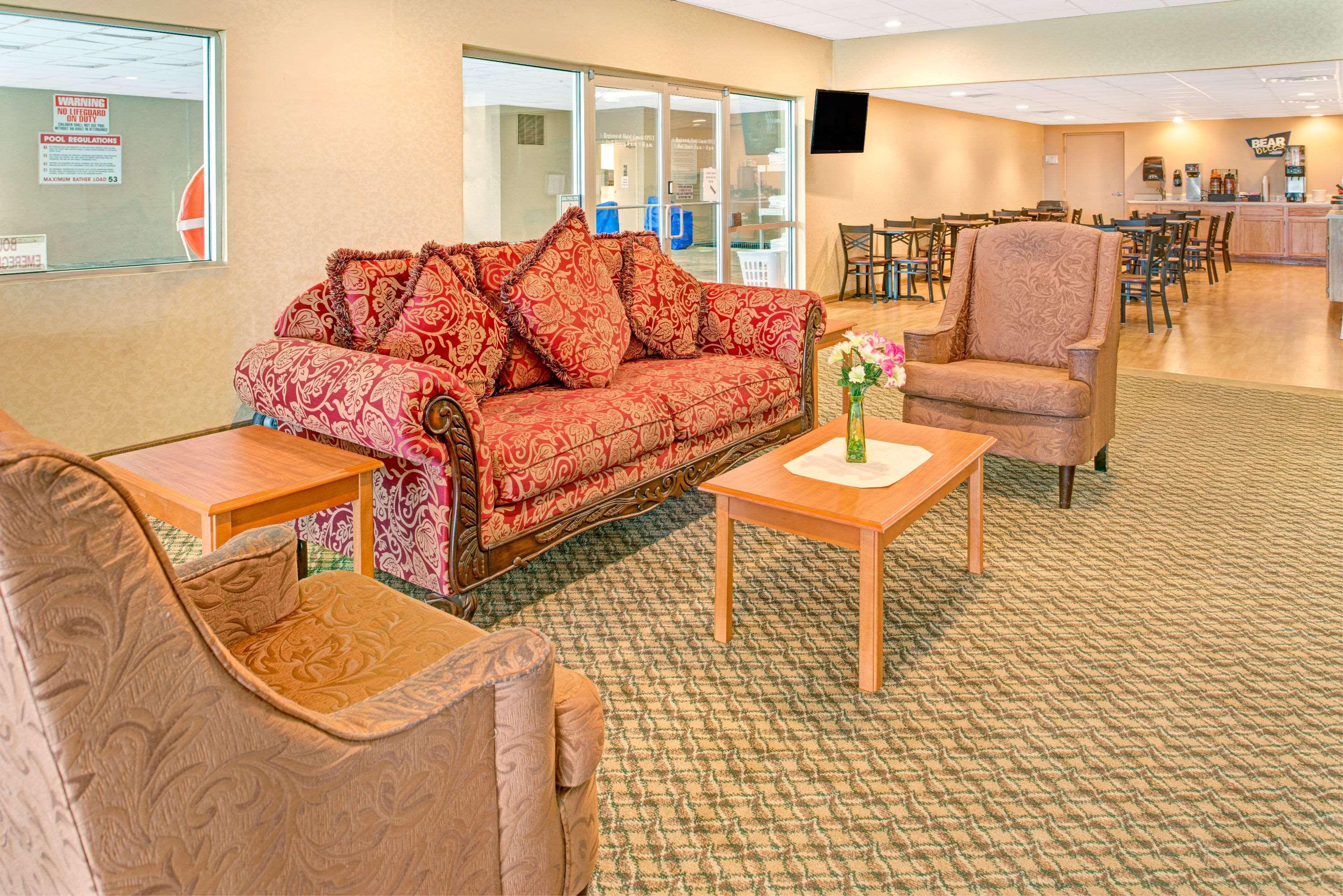 Travelodge By Wyndham Lincoln Airport I-80 Екстер'єр фото